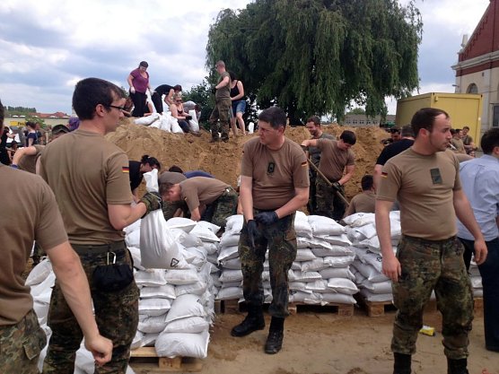 Helfer (Foto: Matthias Werner) Helfer (Foto: Matthias Werner)