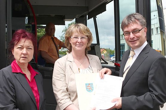 Bescheid &uuml;bergeben (Foto: nnz)