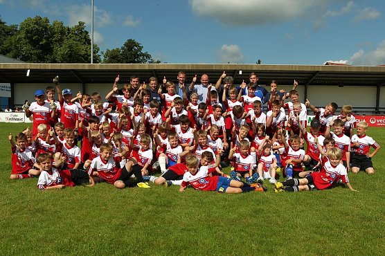 Tolles Erlebnis - die HSV-Fußballschule in Nordhausen (Foto: nnz) Tolles Erlebnis - die HSV-Fußballschule in Nordhausen (Foto: nnz)