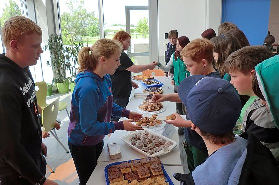 Kuchenbasar brachte 100 Euro (Foto: Anna Mühlhause) Kuchenbasar brachte 100 Euro (Foto: Anna Mühlhause)