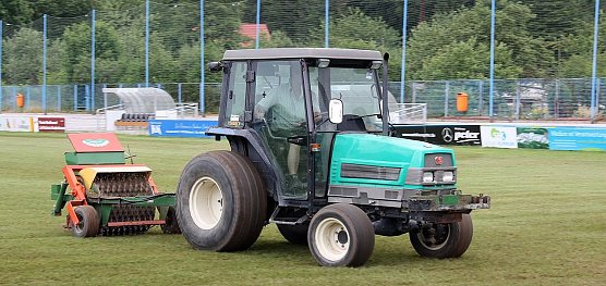 Wacker-Rasen wird fit gemacht (Foto: Stadtverwaltung Nordhausen) Wacker-Rasen wird fit gemacht (Foto: Stadtverwaltung Nordhausen)