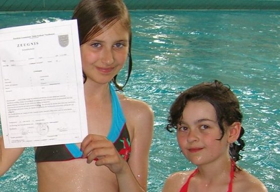 Zeugnis mitbringen (Foto: Badehaus Nordhausen GmbH) Zeugnis mitbringen (Foto: Badehaus Nordhausen GmbH)