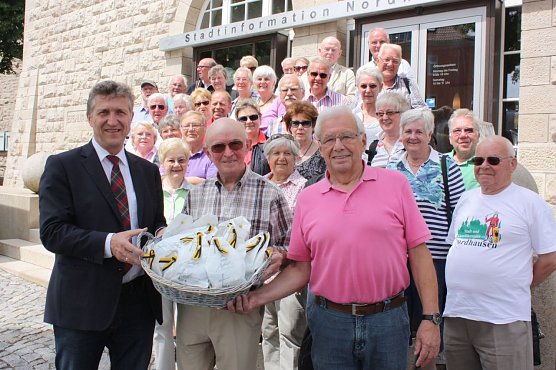 Christen aus Bochum begrüßt (Foto: Stadtverwaltung Nordhausen) Christen aus Bochum begrüßt (Foto: Stadtverwaltung Nordhausen)