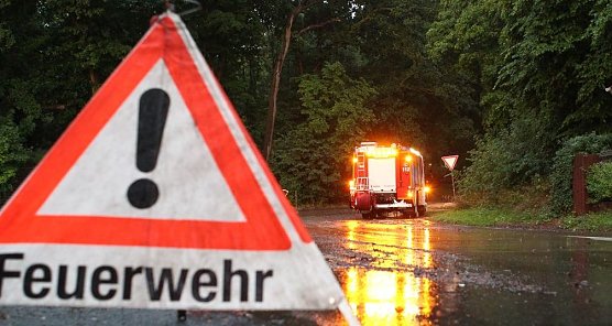 Feuerwehren im Einsatz (Foto: nnz)