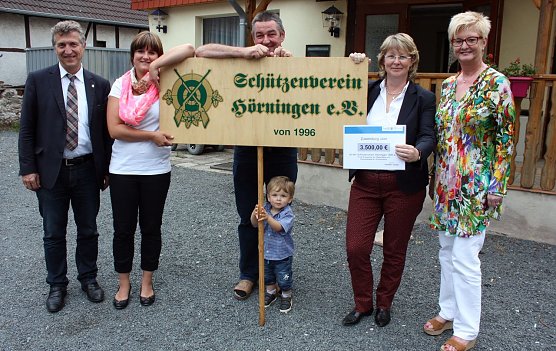 Lottomittel übergeben (Foto: P. Grabe) Lottomittel übergeben (Foto: P. Grabe)