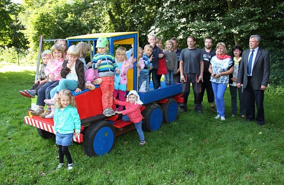 Ein Brummi f&uuml;r eine KITA (Foto: J. Piper)