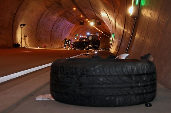 Tödlicher Unfall im Tunnel (Foto: Feuerwehr Heilgenstadt) Tödlicher Unfall im Tunnel (Foto: Feuerwehr Heilgenstadt)