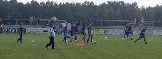 Wacker beim Aufw&auml;rmen (Foto: Lars Koch)