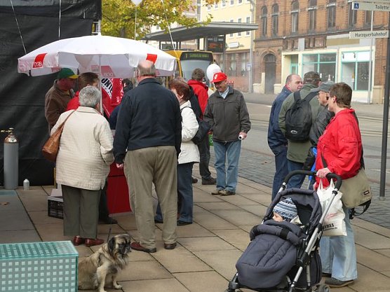 Protest am Bahnhof (Foto: nnz)