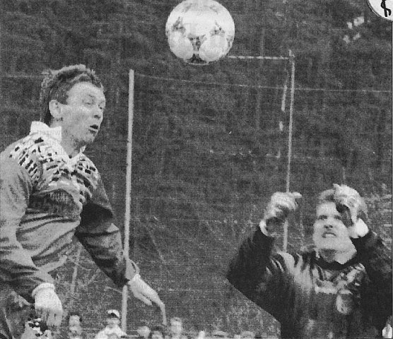 Frank Ludwig im Duell mit J. Adler (Foto: Archiv Verkouter)