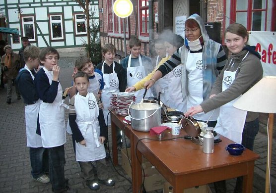 Kellner des Caf&eacute; KILA (Foto: privat)