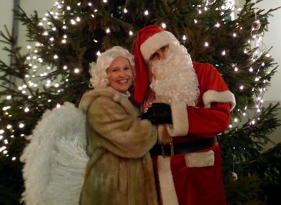 Weihnachtsengel, Weihnachtsmann (Foto: B. Susemihl) Weihnachtsengel, Weihnachtsmann (Foto: B. Susemihl)