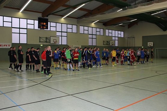 Start Hallenturnier (Foto: Karl-Heinz Herrmann) Start Hallenturnier (Foto: Karl-Heinz Herrmann)