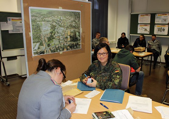 Das Einrücken hat begonnen (Foto: Karl-Heinz Herrmann) Das Einrücken hat begonnen (Foto: Karl-Heinz Herrmann)