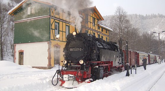 Unterwegs zum Brocken (Foto: IG Harzer Schmalspurbahnen) Unterwegs zum Brocken (Foto: IG Harzer Schmalspurbahnen)