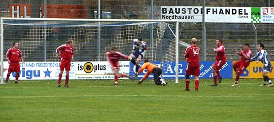 Das Schm&ouml;llner Abwehrbollwerk steht (Foto: nnz)