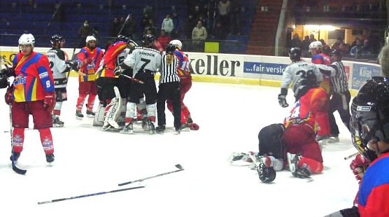 Geprügel und gespielt (Foto: Koch) Geprügel und gespielt (Foto: Koch)