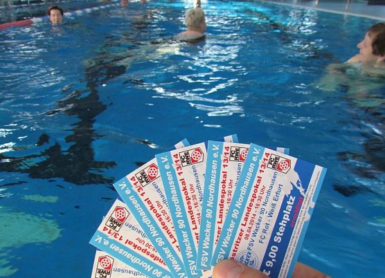 Auch im Badehaus gibt es Karten (Foto: Lars Koch)