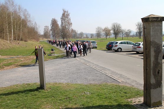Kreuzwegsprozession in der Gedenkst&auml;tte Mittelbau Dora (Foto: Angelo Glashagel)