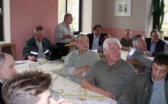 Gutachten vorgestellt (Foto: Forstamt Bleicherode Südharz) Gutachten vorgestellt (Foto: Forstamt Bleicherode Südharz)