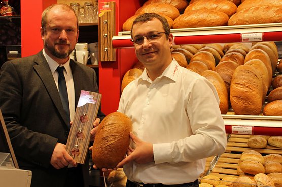 Morgen startet Brot am Haken (Foto: Karl-Heinz Herrmann) Morgen startet Brot am Haken (Foto: Karl-Heinz Herrmann)