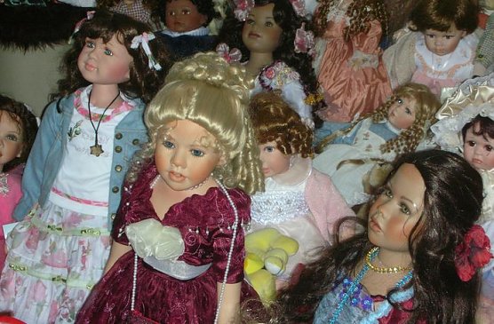 Jede Menge Puppen (Foto: nnz) Jede Menge Puppen (Foto: nnz)