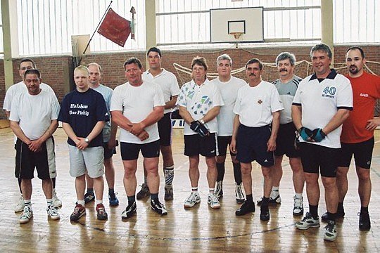 Das waren die Teilnehmer am Turnier der Ehemaligen vor zehn Jahren (Foto: Uwe Tittel)