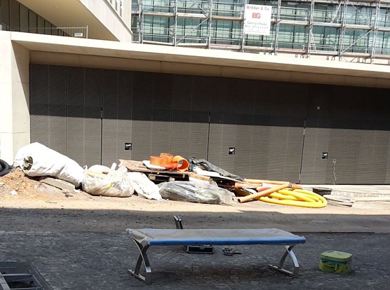 Die erste Bank (Foto: Peter Blei)