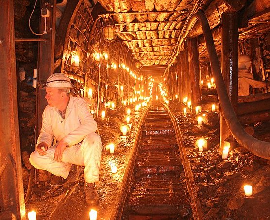 Rabenstein im Kerzenschein (Foto: nnz)