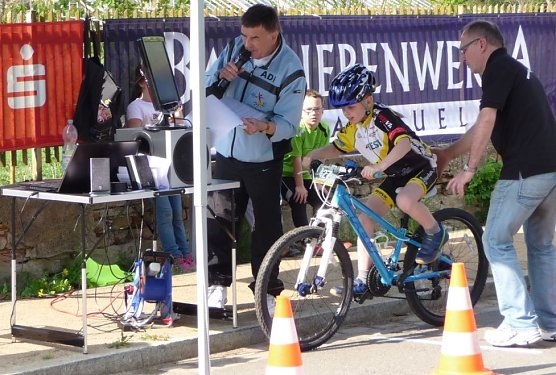 Lukas Krebs beim Start des 8km Einzelzeitfahren (Foto: privat)