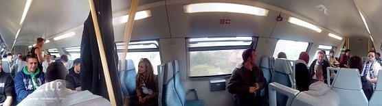 Fans im Zug nach Leipzig (Foto: H. R&uuml;drich)