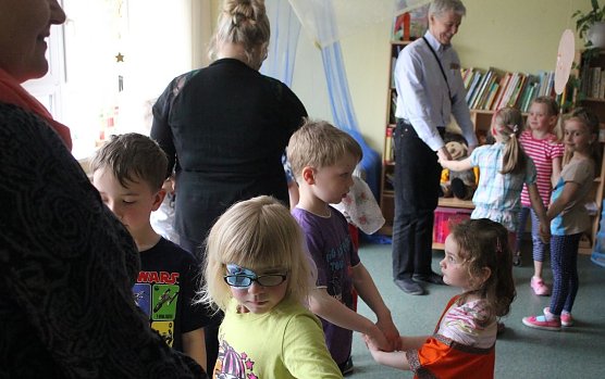 Monika Wüstemann, Mandy Ziegler aus der Kita Brummkreisel (Foto: S. Spehr) Monika Wüstemann, Mandy Ziegler aus der Kita Brummkreisel (Foto: S. Spehr)