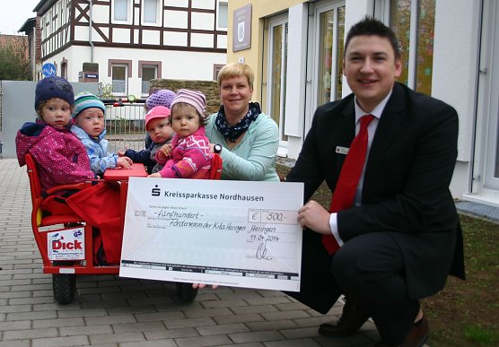 &Uuml;bergeben (Foto: KSK)