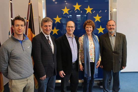 v.r. Sohn Adam Growald, OB Klaus Zeh, Paul Growald, Eileen Rockefeller Growald, Dr. Manfred Schr&ouml;ter (Foto: Angelo Glashagel)
