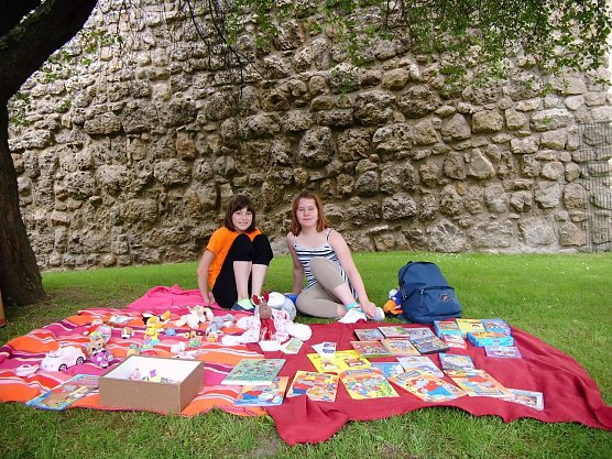 Auf dem Kinderflohmarkt wird es viel zu entdecken geben (Foto: Frank Tuschy)