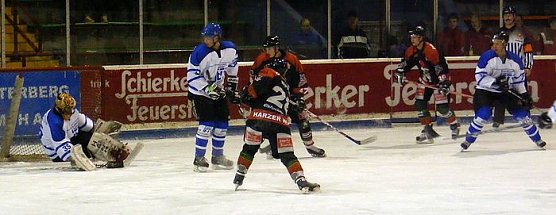 Mit Hattrick zum Sieg (Foto: Koch) Mit Hattrick zum Sieg (Foto: Koch)