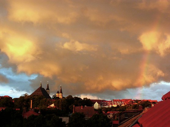 Abendhimmel über Nordhausen (Foto: Bernd Thielbeer) Abendhimmel über Nordhausen (Foto: Bernd Thielbeer)