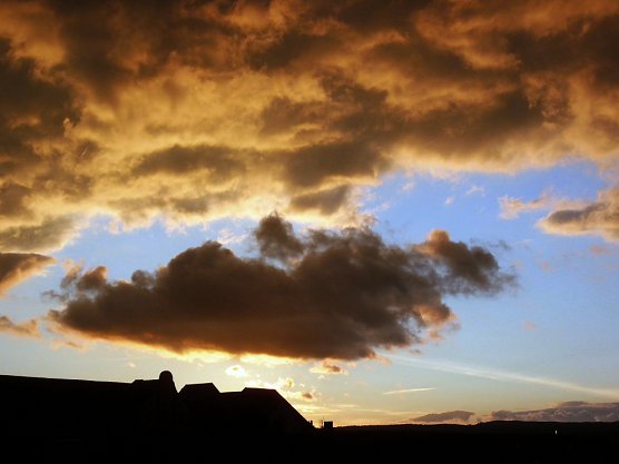 Abendhimmel über Nordhausen (Foto: Bernd Thielbeer) Abendhimmel über Nordhausen (Foto: Bernd Thielbeer)
