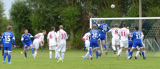 Druck auf das Urbacher Tor (Foto: nnz)