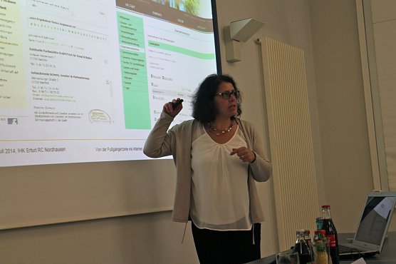 Constance M&ouml;hwald hatte zahlreiche Fakten und Tipps parat (Foto: Angelo Glashagel)