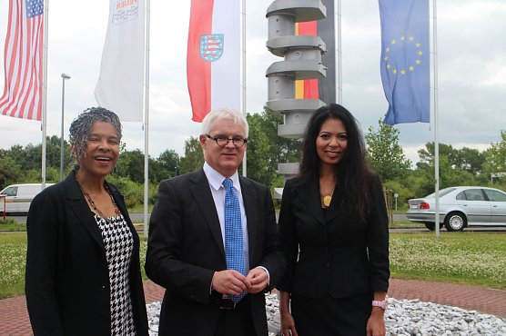 von links: Lori Cooper, Bernd Gulden, Christina Sevilla (Foto: Angelo Glashagel)