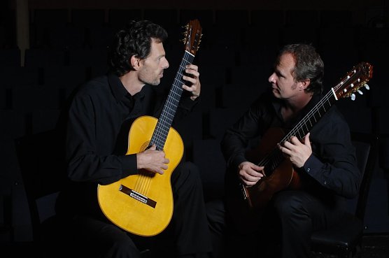 Das Gitarrenduo Gruber & Baklar (Foto: Rolf Richter)