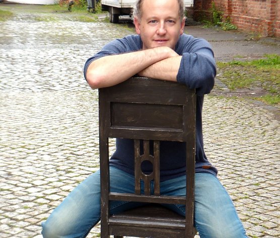 Lenz mit Stuhl (Foto: Birgit Susemihl) Lenz mit Stuhl (Foto: Birgit Susemihl)