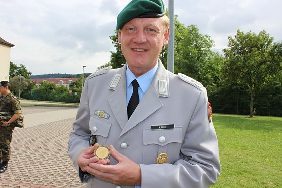 Erfurter Bundeswehrmusikkorps bleibt bestehen (Foto: Karl-Heinz Herrmann) Erfurter Bundeswehrmusikkorps bleibt bestehen (Foto: Karl-Heinz Herrmann)