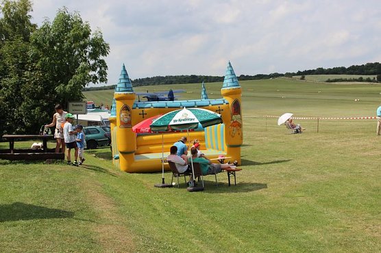 Morgen große Flugschau (Foto: Karl-Heinz Herrmann) Morgen große Flugschau (Foto: Karl-Heinz Herrmann)