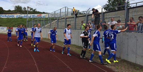 Dank an die Fans (Foto: Frank Kirchhoff)