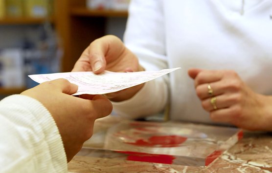 Rezept&uuml;bergabe (Foto: privat)