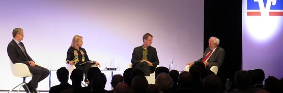 Diskussioinsrunde (Foto: nnz) Diskussioinsrunde (Foto: nnz)