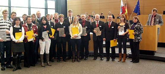 Auszeichnung verteidigt (Foto: IHK)