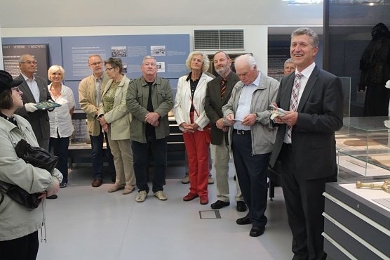 Viele B&uuml;rger waren aktiv an der R&uuml;ckkehr der Kette beteiligt (Foto: Angelo Glashagel)